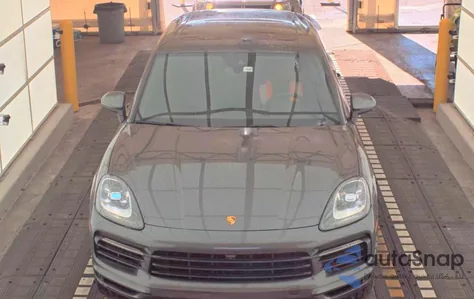 2021 Porsche Cayenne z USA, uszkodzony, nr VIN WP1AA2AY5MDA09615